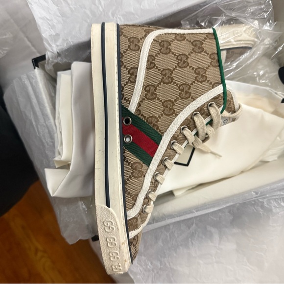 Gucci High-Top Sneakers with Green Interior - Picture 2 of 7
